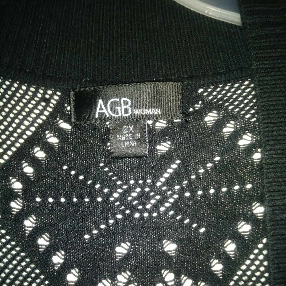 Tops - Picture 2 of 2